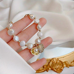 Wholesale Baroque Summer Shell Freshwater Pearl Bracelet Beach Decor Jewelry for Ladies - ChicMeto