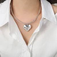 Wholesale Casual Elegant Simple Style Heart Shape Titanium Steel Plating 18K Gold Plated Pendant Necklace - ChicMeto