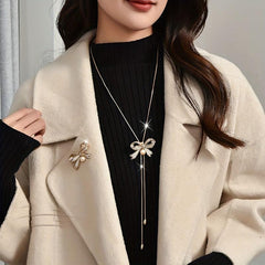 Wholesale Elegant Luxurious Bow Knot Alloy Rhinestones Inlay Women's Sweater Chain - ChicMeto