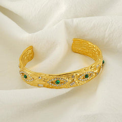 Wholesale Elegant Retro Eye Design Bangle Stainless Steel with Zircon Inlay 18K Gold Plating - ChicMeto