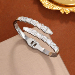 Wholesale Elegant Simple Style Geometric Titanium Steel Plating Inlay Rhinestones Shell 18K Gold Plated Bangle - ChicMeto