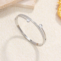 Wholesale Elegant Simple Style Geometric Titanium Steel Plating Rhinestones Inlay 18K Gold Plated Bangle - ChicMeto