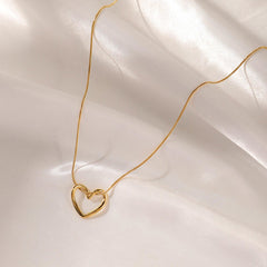 Wholesale Elegant Simple Style Heart Shape Stainless Steel Hollow Out 18K Gold Plated Pendant Necklace - ChicMeto