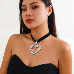 Wholesale Exaggerated Luxurious Shiny Heart Shape Alloy Rhinestones Flannel Women's Pendant Necklace - ChicMeto