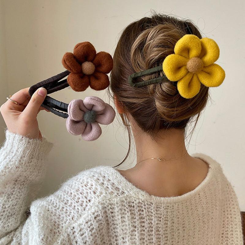 Wholesale Fashion Flower Plush Hair Clip 1 Piece - ChicMeto