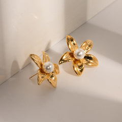 Wholesale INS-Style Personality Trend Pearl Flower Earrings 18K Gold Stainless Steel Inlaid - ChicMeto