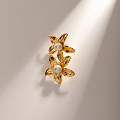 Wholesale INS-Style Personality Trend Pearl Flower Earrings 18K Gold Stainless Steel Inlaid - ChicMeto