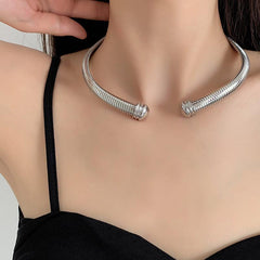 Wholesale Modern Streetwear Solid Color Alloy Women's Choker - ChicMeto