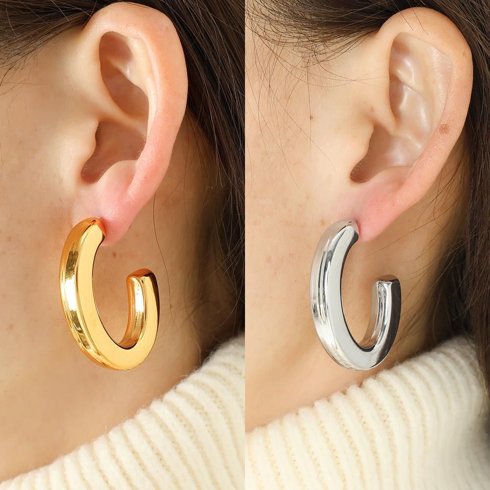 Wholesale Simple Style C Shape Oval Plating Titanium Steel 18K Gold Plated Ear Studs Pair - ChicMeto