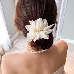 Wholesale Simple Style Commute Flower Silk Yarn Hair Clip - ChicMeto