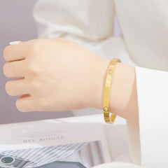 Wholesale Simple Style Titanium Steel Gold-Plated Bangle with Zircon Inlay - ChicMeto