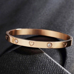 Wholesale Simple Style Titanium Steel Gold-Plated Bangle with Zircon Inlay - ChicMeto