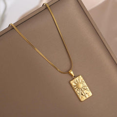 Wholesale Stainless Steel 18K Gold Plated Retro Simple Style Sun Pendant Necklace - ChicMeto