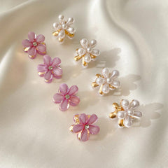 Wholesale Sweet Flower Imitation Pearl Alloy Resin Handmade Hair Clip - ChicMeto