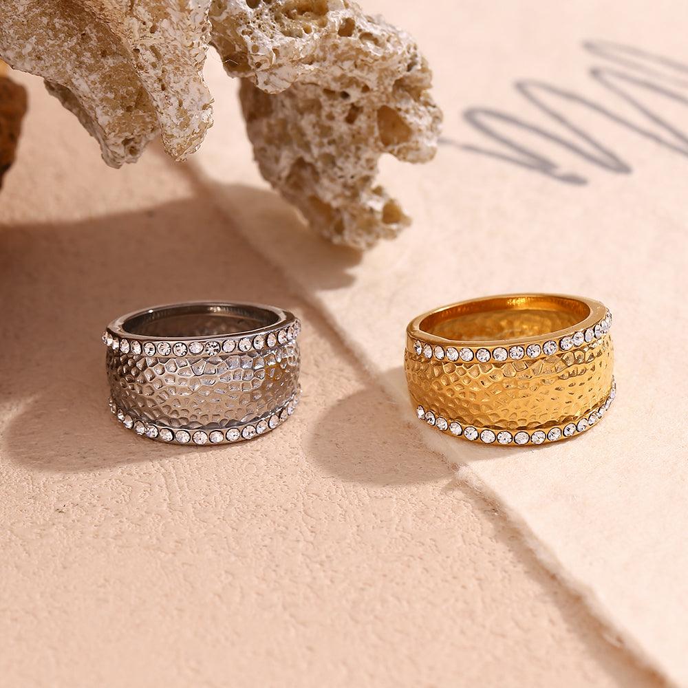 Wholesale Vintage Style Simple Geometric Stainless Steel Rings with Artificial Diamond Inlay 18k Gold Plated - ChicMeto