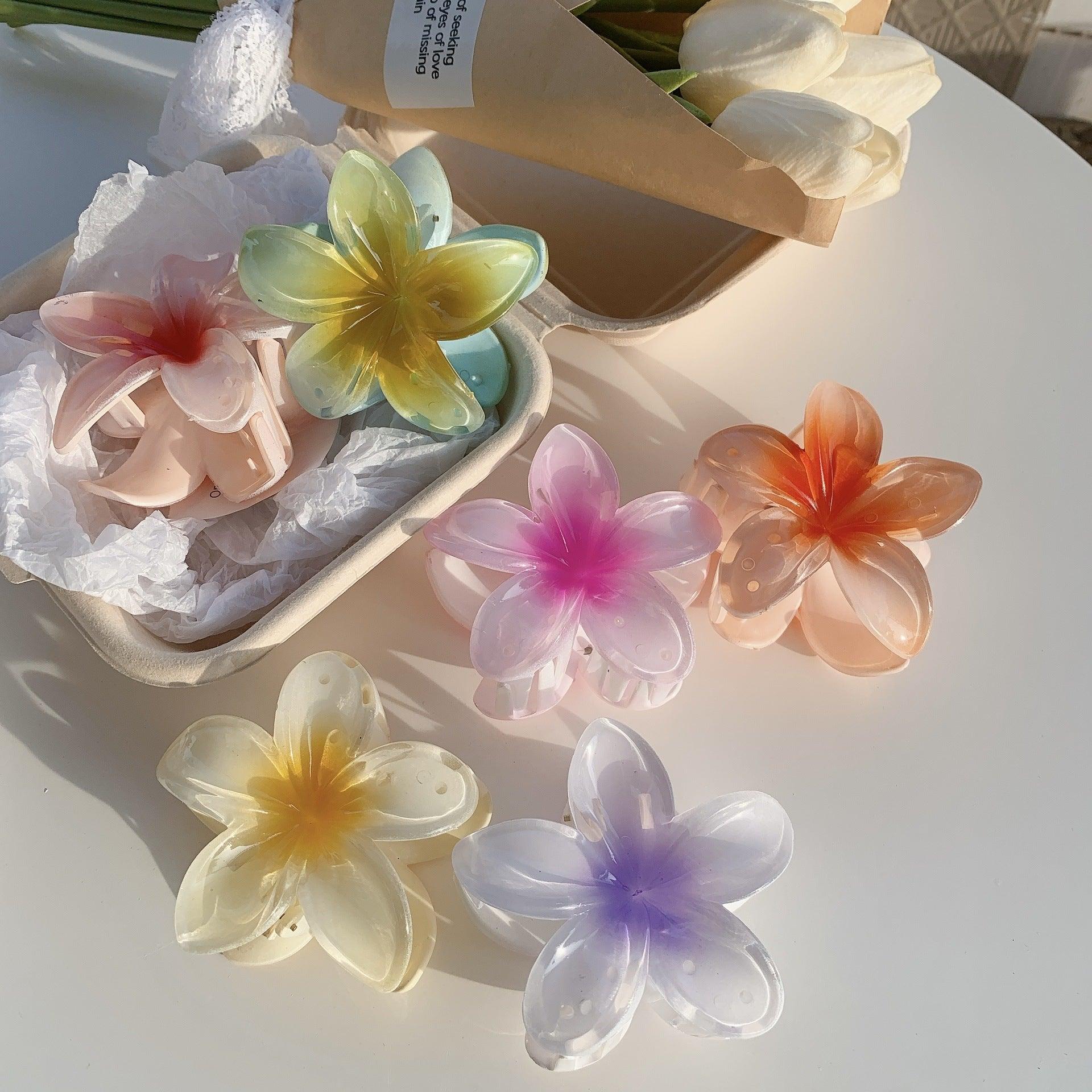 Wholesale Women's Sweet Flower Plastic Resin Hair Clip - ChicMeto